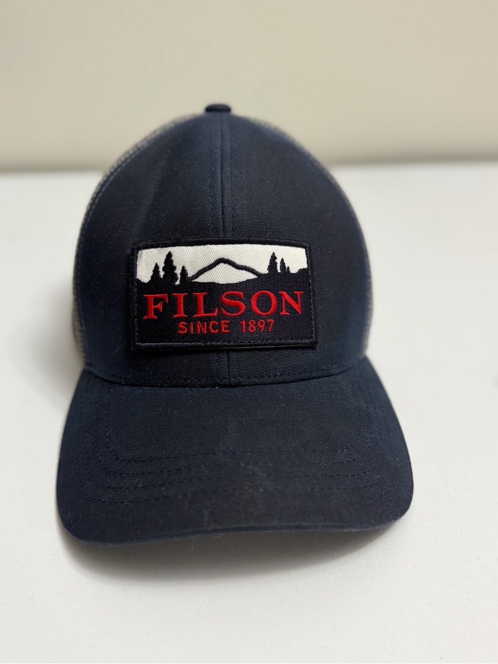 Filson Leather Strap Mesh Trucker Hat – Dark Navy Blue/Gray – Adjustable